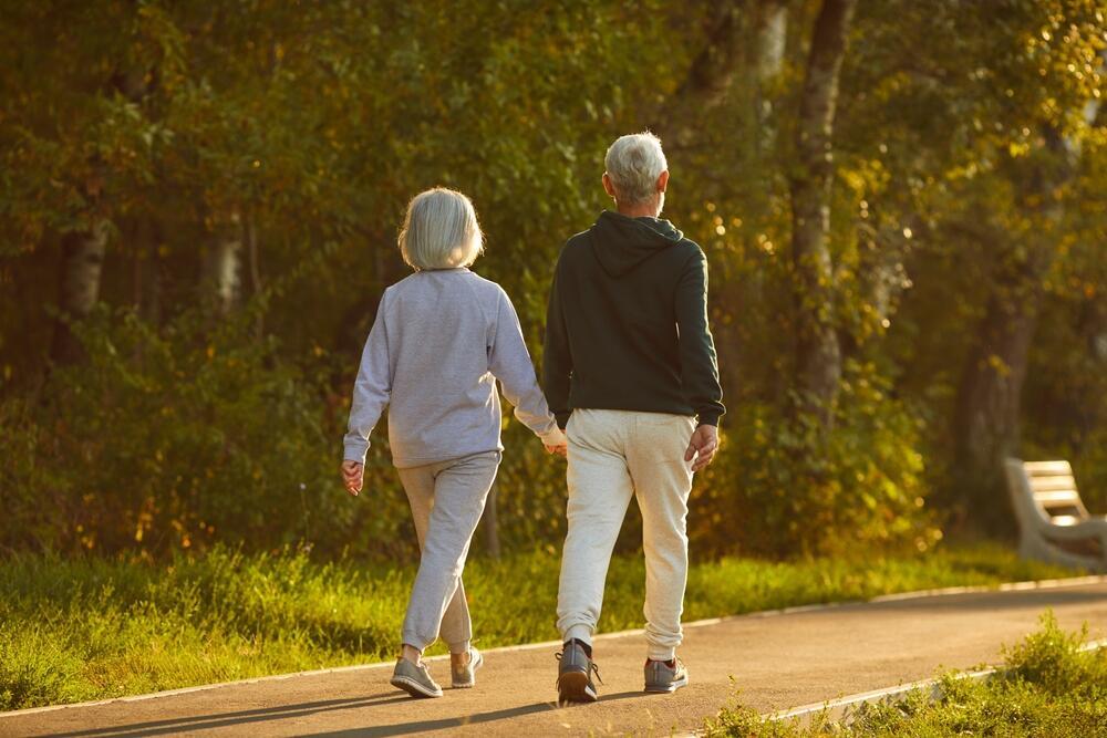 How far should adults over 60 walk? (Photo: Shutterstock) walk