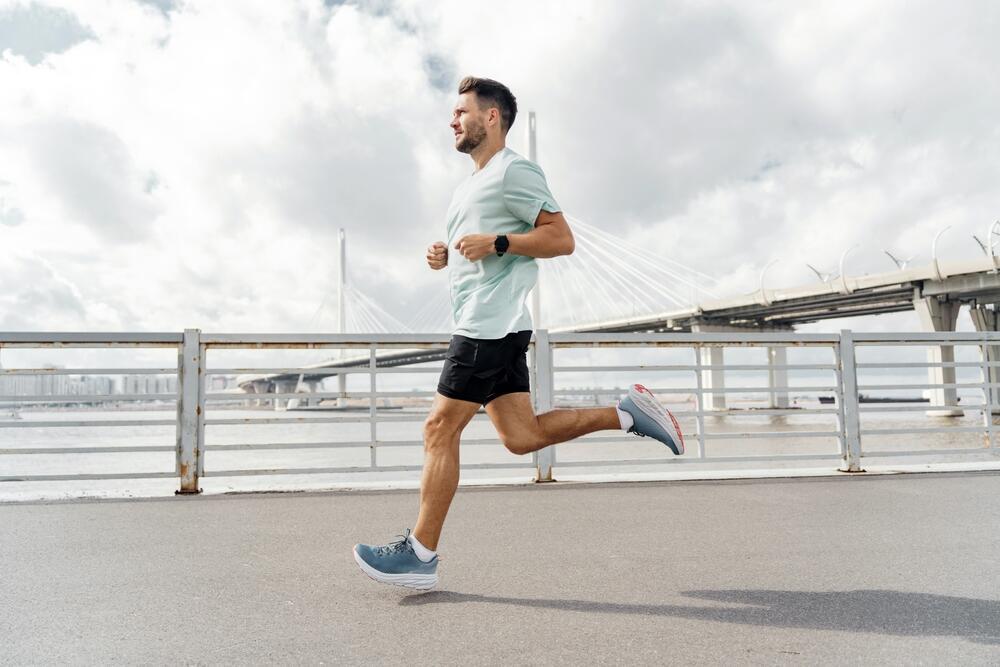 Are you a beginner? A good place to start is by walking (Photo: Shutterstock) running