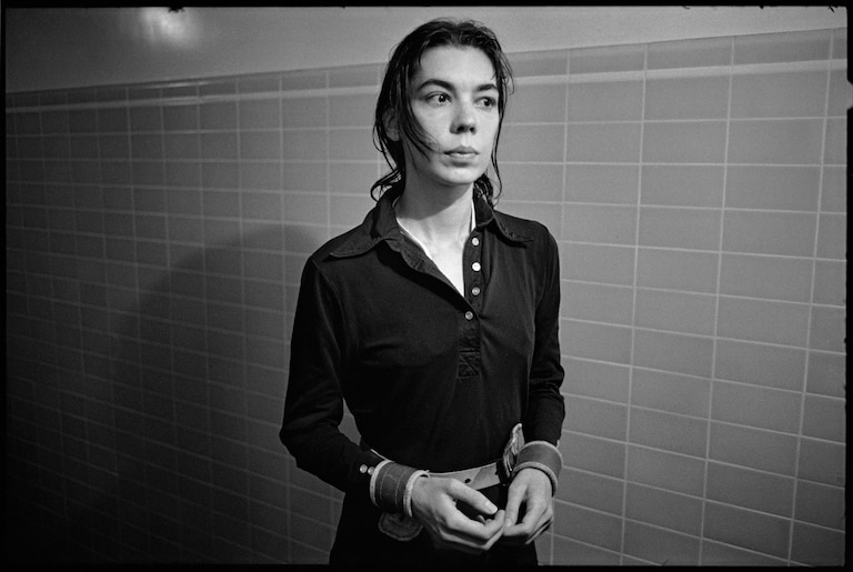 mary ellen mark [Carol T. in restraints, Ward 81, Oregon State Hospital, Salem, Oregon, USA]1976.