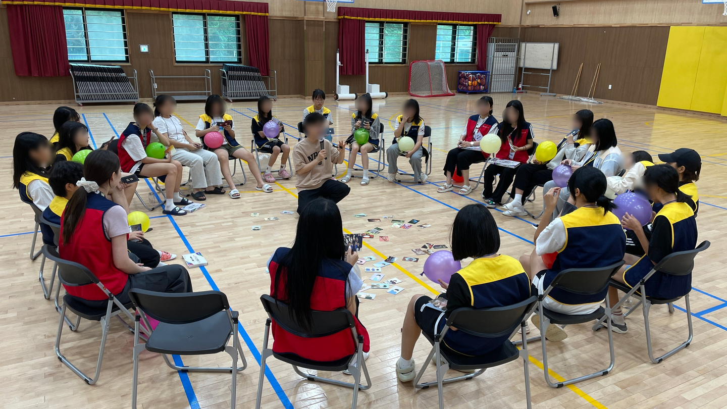 Young people participate in digital detox activities at the National Youth Internet Dream Village in Seoul in 2025. [National Center For Youth Internet Addiction Treatment]